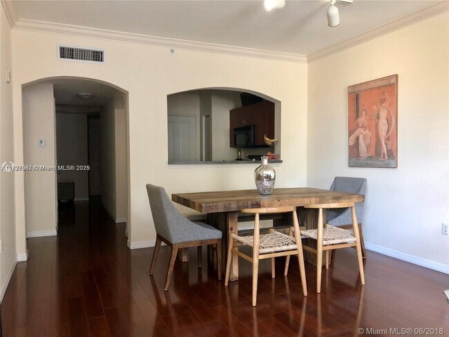Building Photo - 9172 Collins Ave