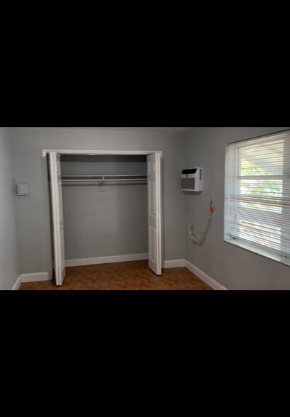 Building Photo - 217 SW 4th Ave