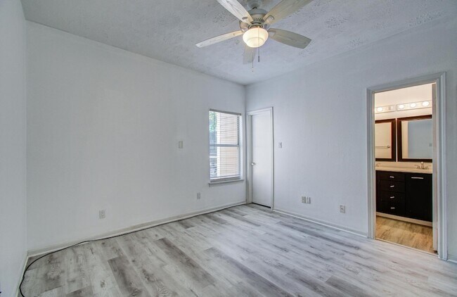 Building Photo - 716 Bering Dr