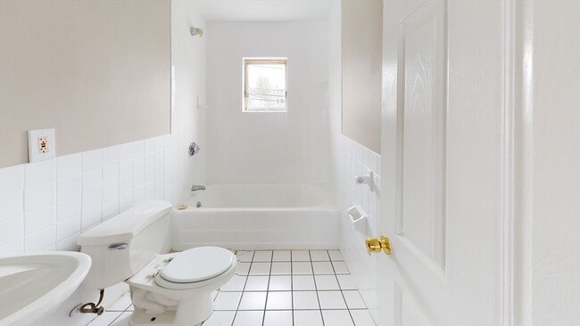 Building Photo - 14 Kelley Ct