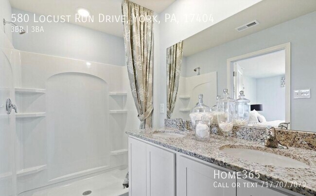 Building Photo - Brand New Townhouses on Locust Run Drive!