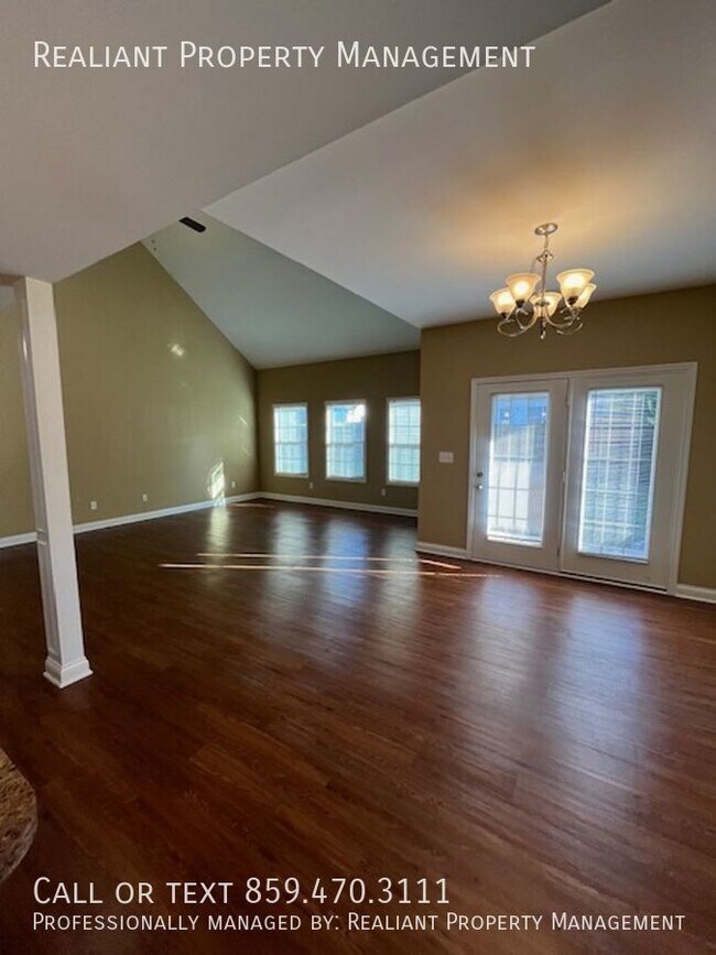 Building Photo - 236 Lynnwood Dr