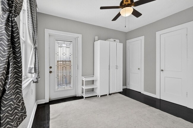 Building Photo - 412 El Prado