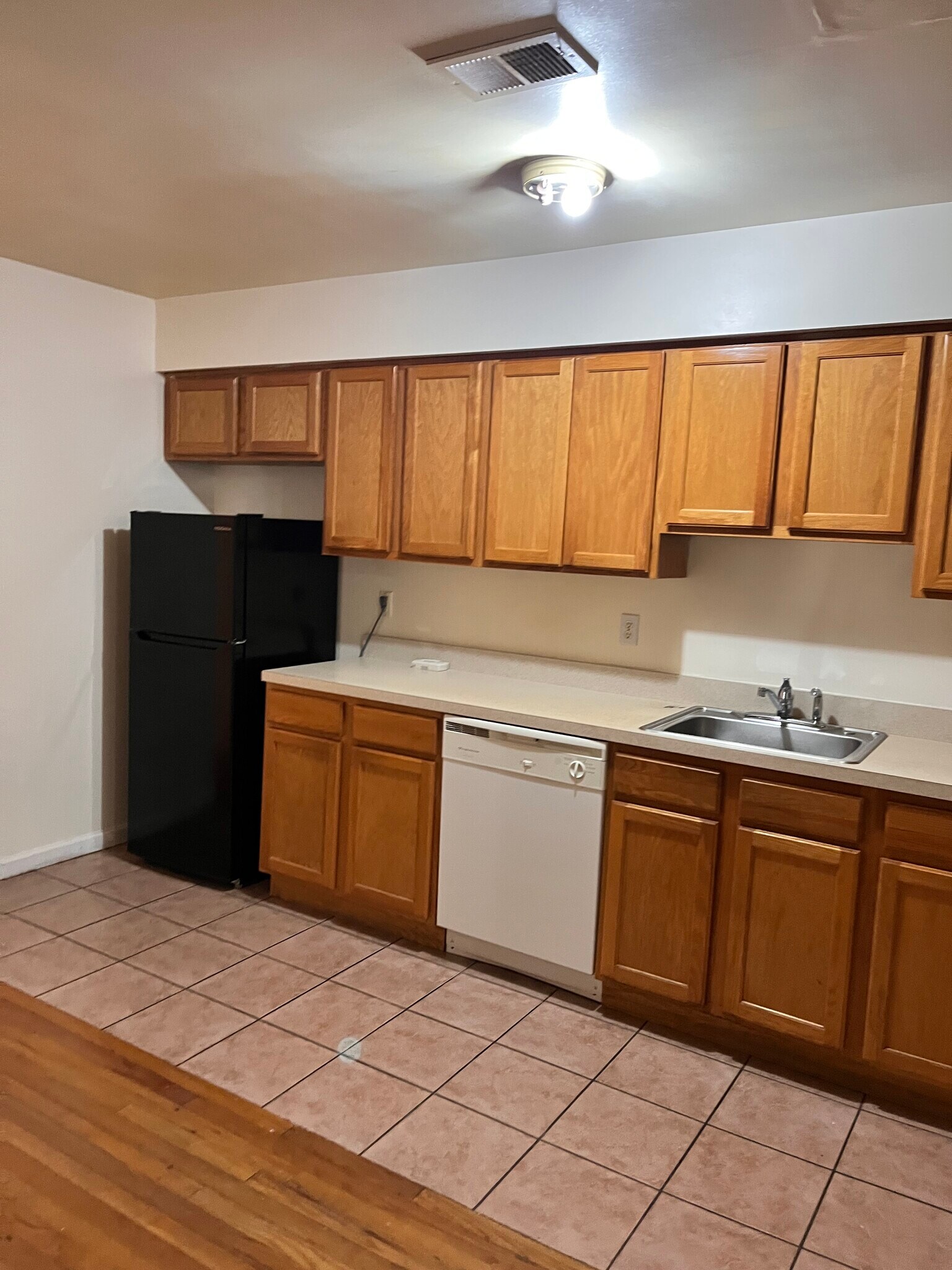 Building Photo - 318 Magnolia Ave