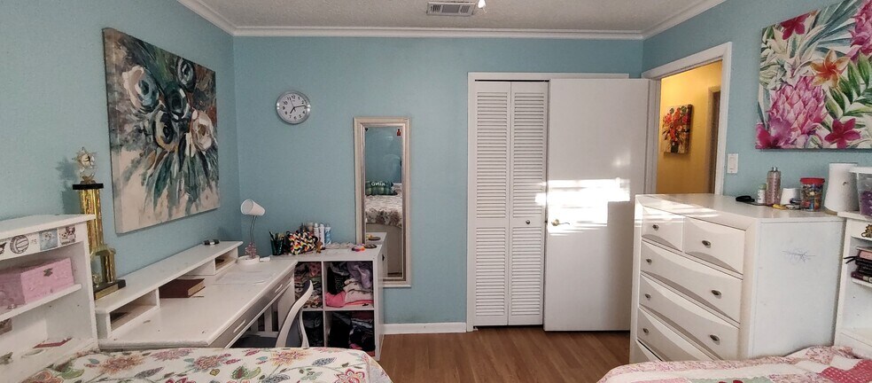 Building Photo - 1132 SE Oriental Ave