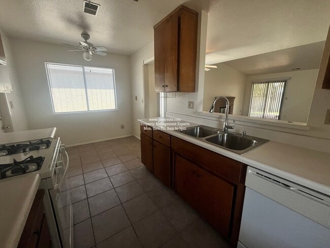 Building Photo - 6019 Carolina Cir
