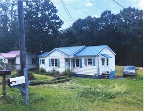 Building Photo - 49 Lakeside Dr