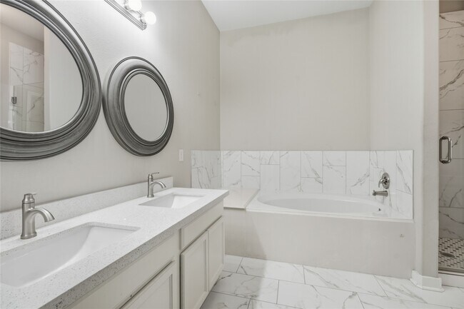 Building Photo - 2249 Waxwing Dr