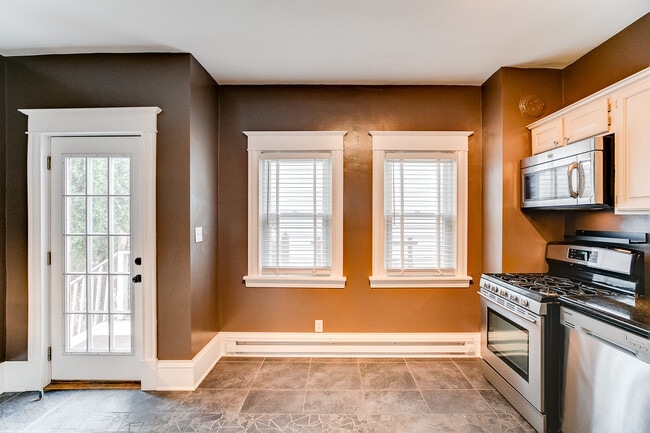 Building Photo - 1794 Hague Ave