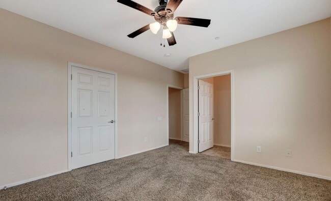 Building Photo - GORGEOUS 3 BEDROOM / 2 FULL BATH CONDO UNI...