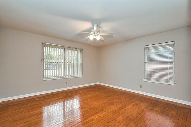Building Photo - 1831 De Milo Dr