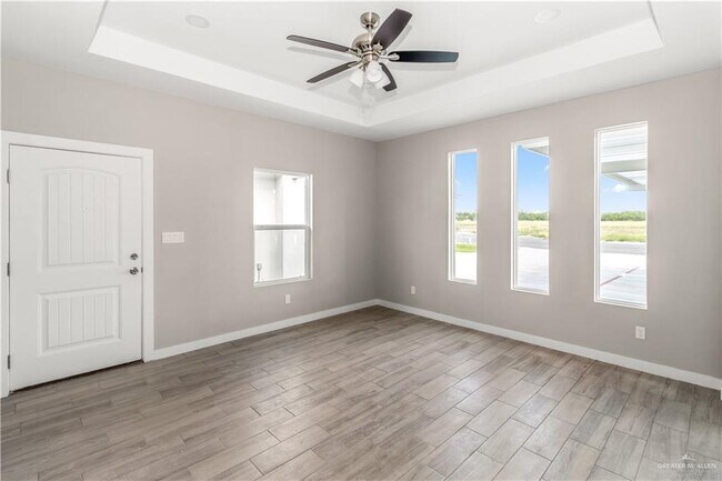 Building Photo - 13 Stark Rd