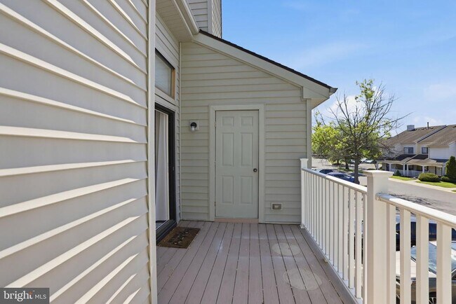 Building Photo - 1310 Roberts Way