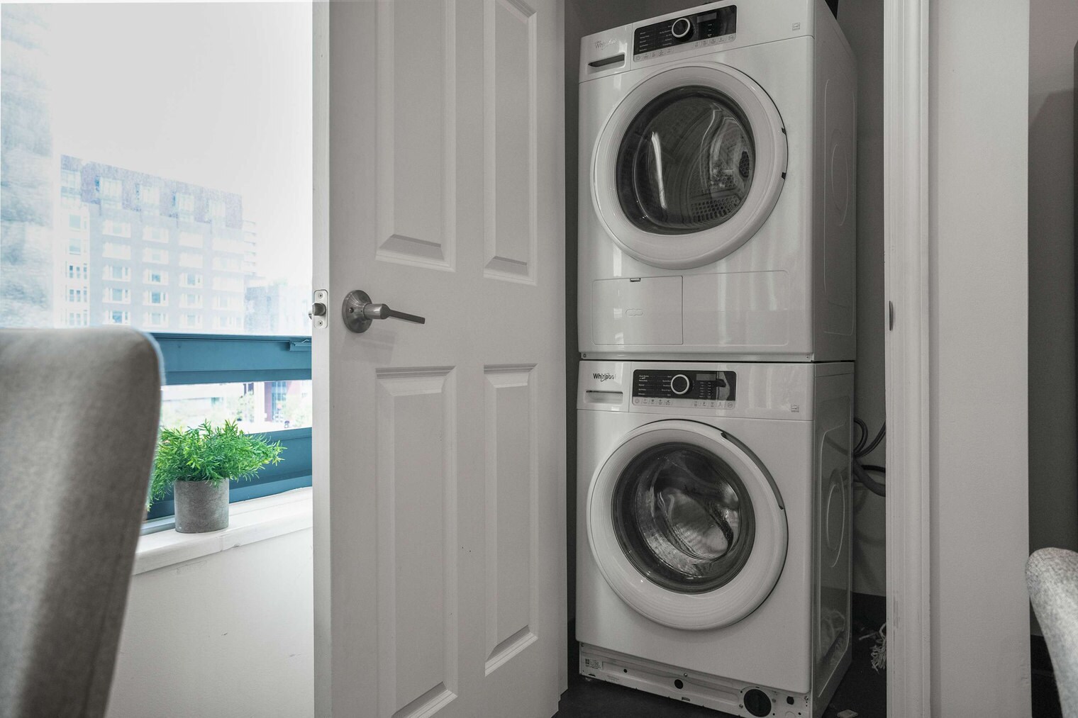 Building Photo - 209 9th St