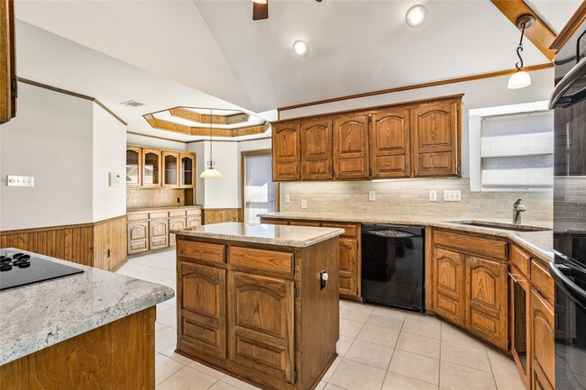 Building Photo - 2942 Woodland Hills Dr