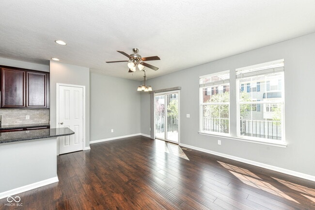 Building Photo - 9050 Mercer Dr