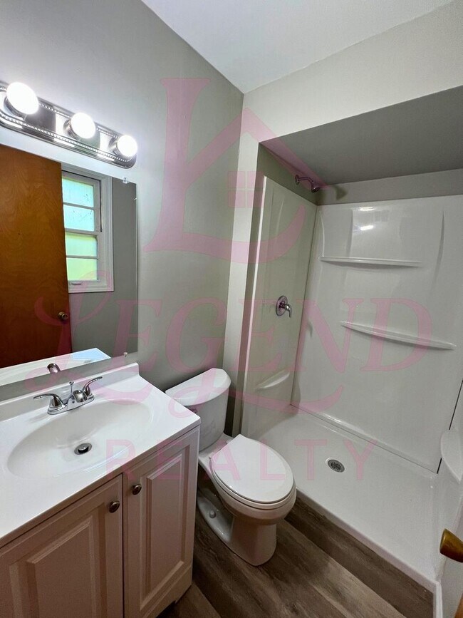 Building Photo - Spacious & Charming 3-Bedroom, 2-Bath Home...