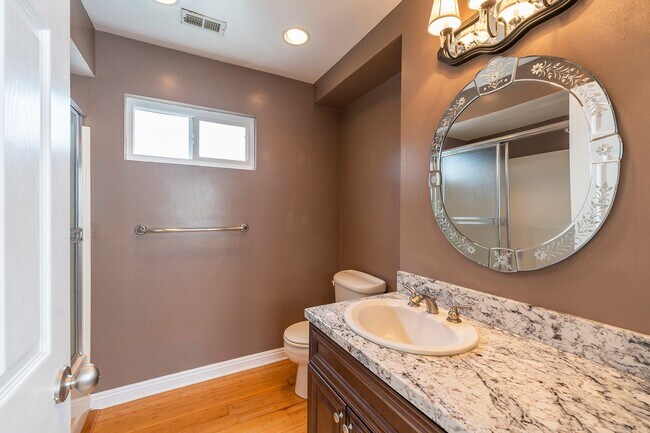 Building Photo - Beautiful Redondo Beach Condominium Rental!