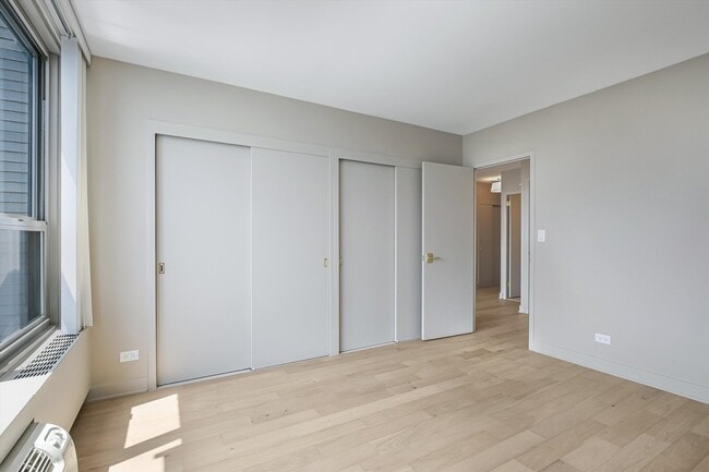 Building Photo - 1550 N Lake Shore Dr