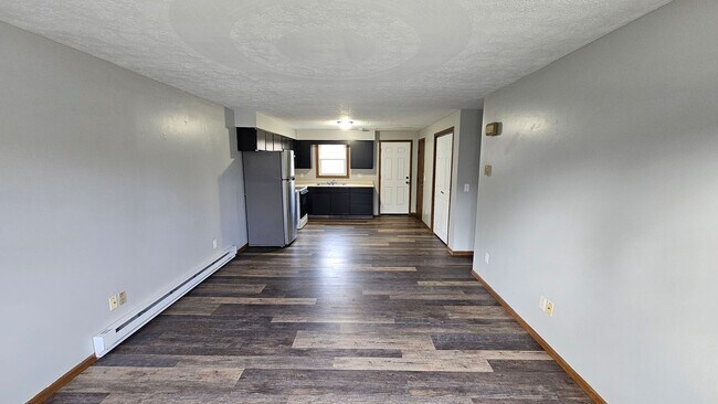 Building Photo - 851 Forest Dr