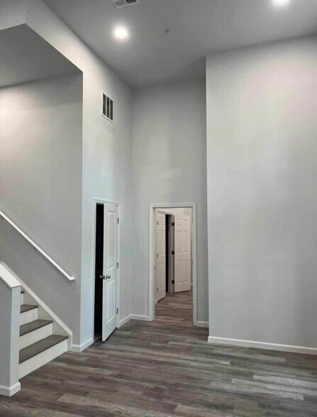 Building Photo - 9110 Flemming Pl