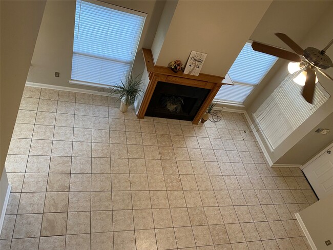 Building Photo - 2415 Poco Dr