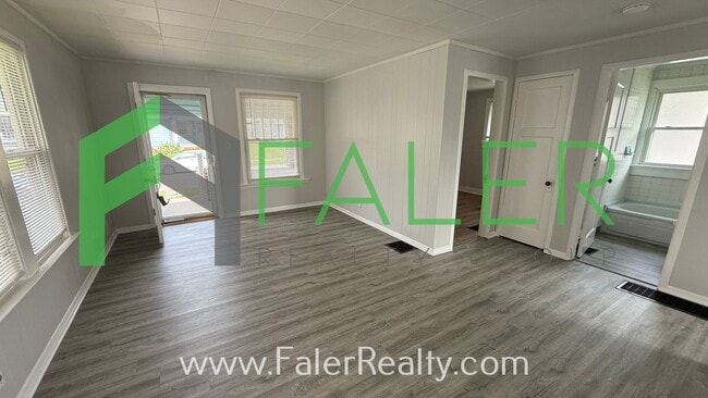 Building Photo - Charming and Ready to call home!
