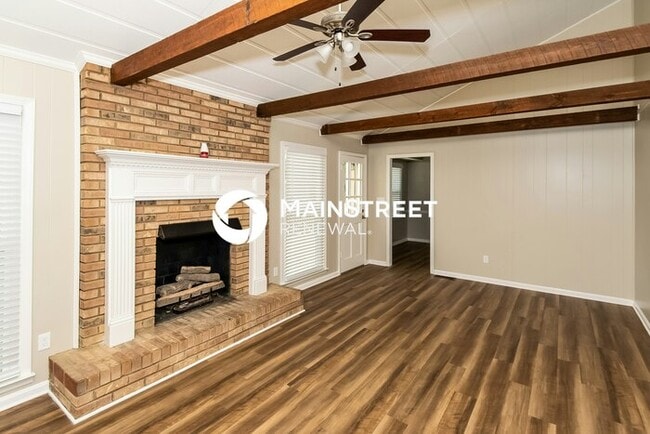 Building Photo - 3 Bedroom Pet-Friendly Home in Birmingham, AL with Main Street Renewal