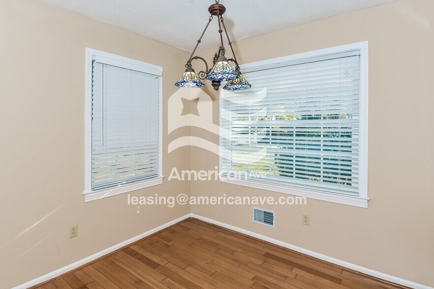 Building Photo - 106 Sonning Rd