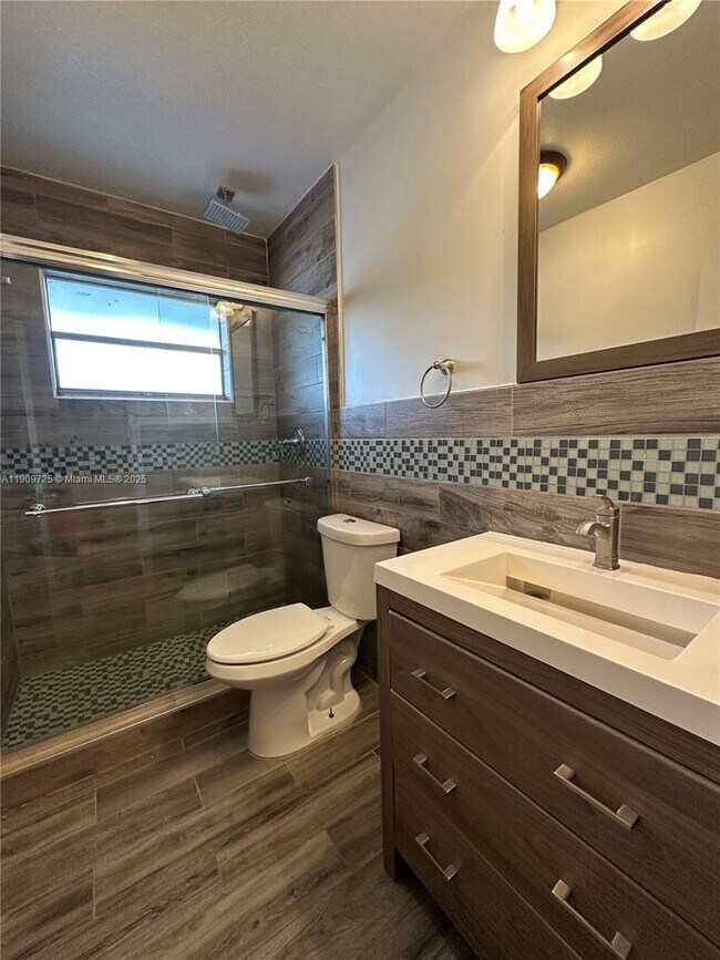 Building Photo - 108 NW 2nd Ave