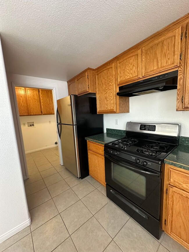 Building Photo - 3 bedroom, 2 bath in Copper Hills