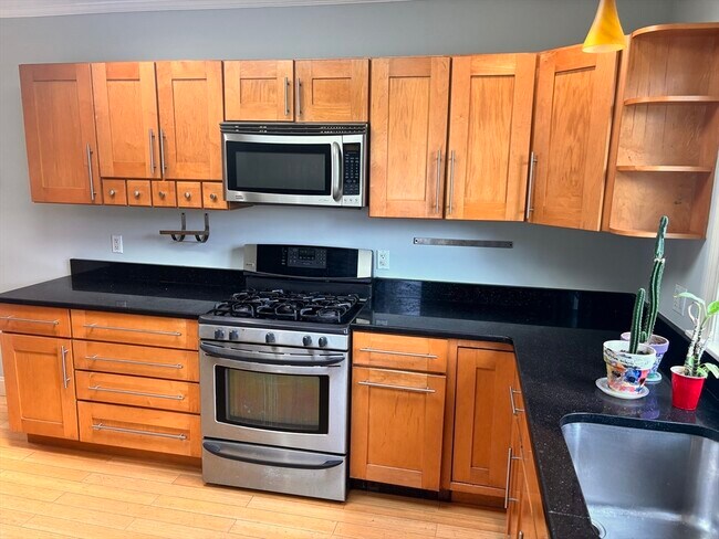 Building Photo - 4-6 Stinson Ct