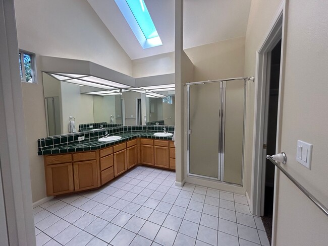 Building Photo - 142 Pine Canyon Rd