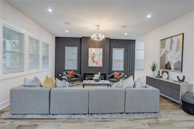 Building Photo - 2014 Cambridge Ave