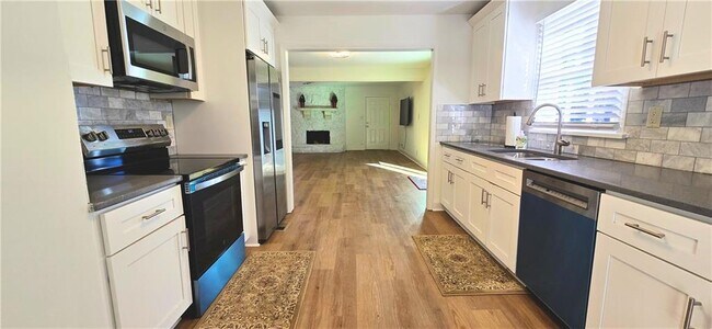 Building Photo - 2826 Whippoorwill Cir NW