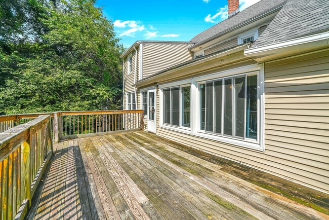 Building Photo - 133 Fiske St