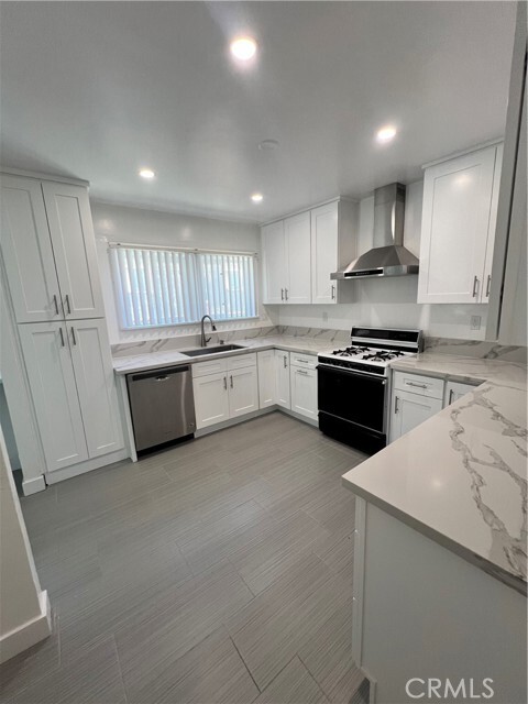 Building Photo - 635 Palm Dr