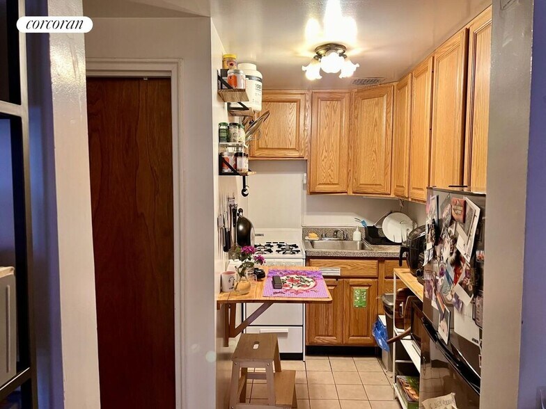 Building Photo - 346 W 87th St