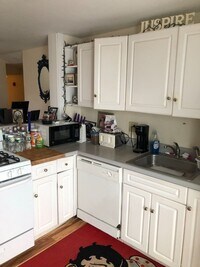 Building Photo - 17 Uni