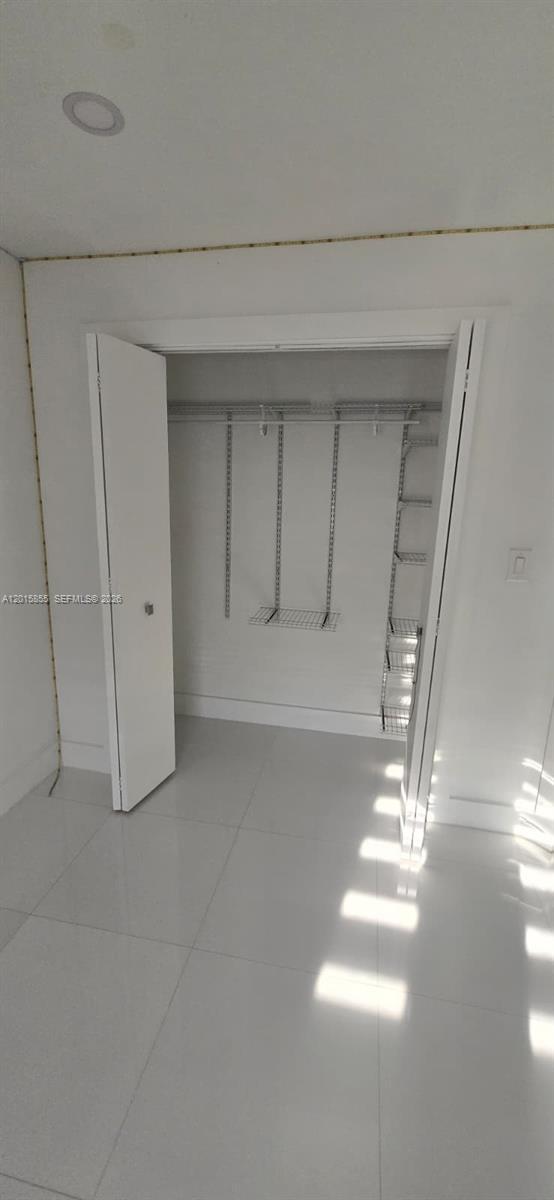 Building Photo - 2461 W 76th St