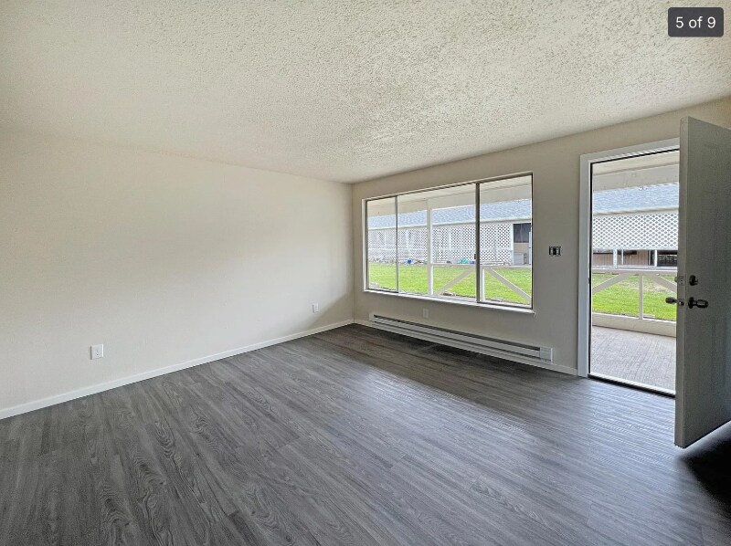 Building Photo - 130 166th St S