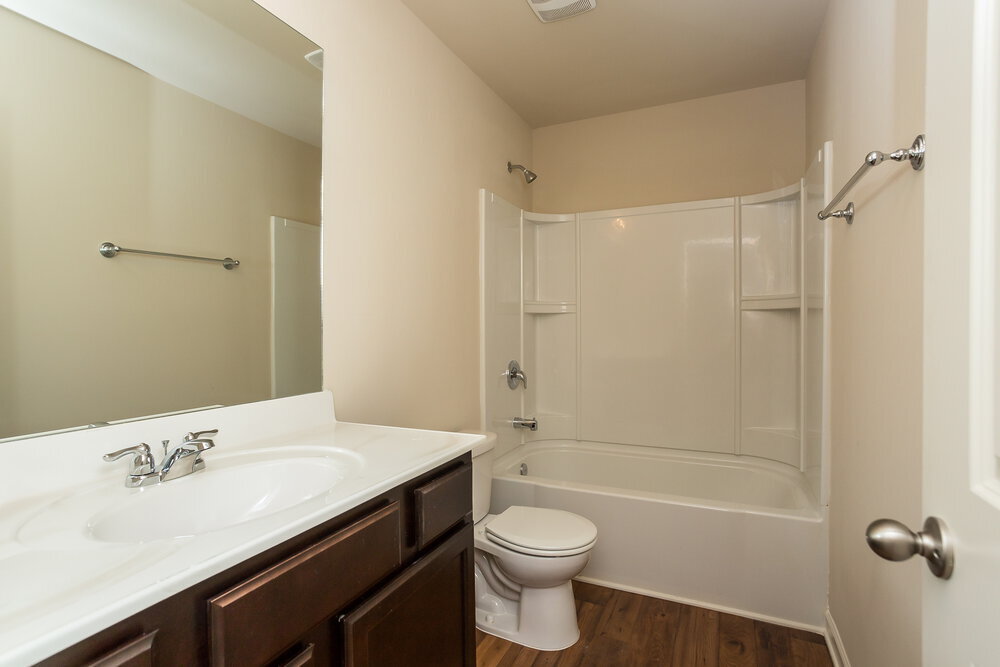 Building Photo - 3103 Avondale Dr SE