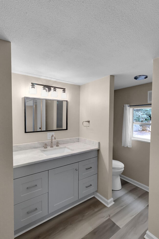 Building Photo - 1964 Adams St