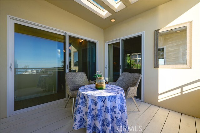 Building Photo - 883 Katella St