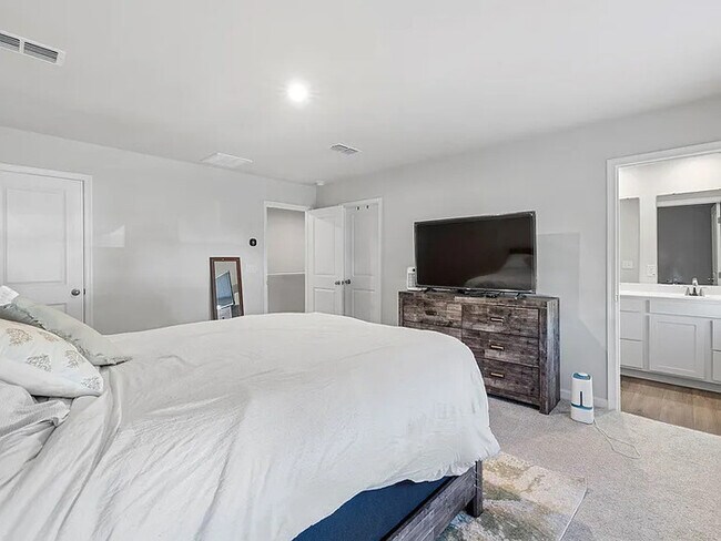 Building Photo - Lease OR Lease to Own