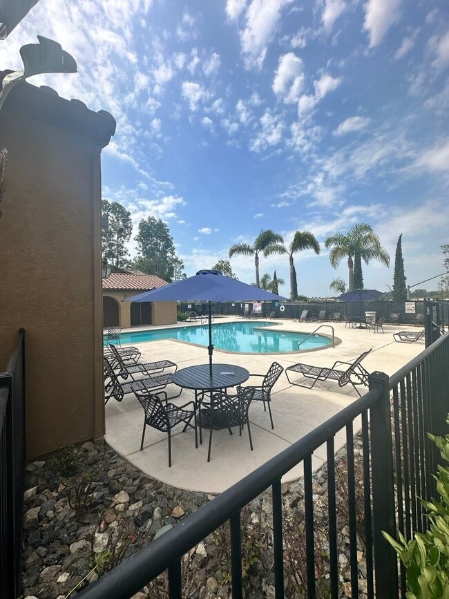 Building Photo - Stunning 3-Bedroom, 2.5-Bath Townhome in the Heart of Torrey Highlands – A Must-See!