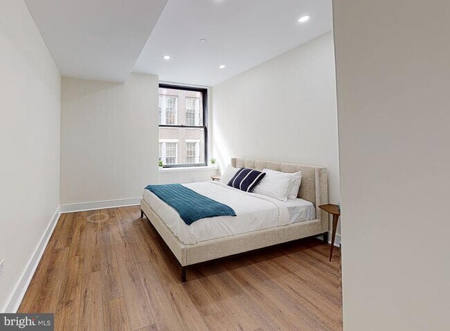 Building Photo - 150 S Independence Mall W