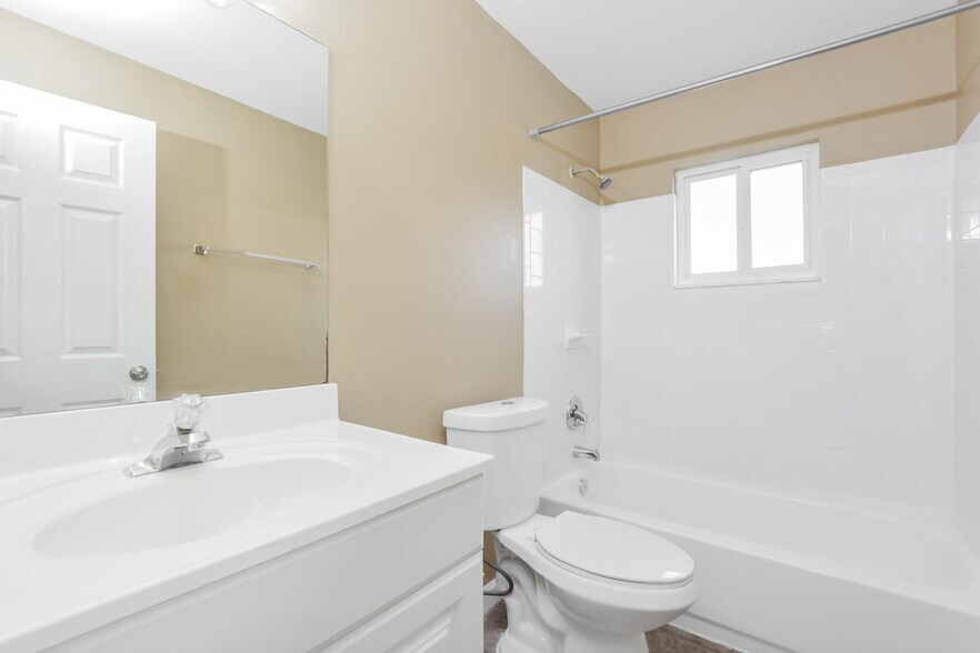 Building Photo - 1264 Croftwood Dr