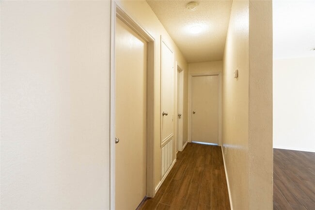 Building Photo - 1316 Scenic Hills Dr