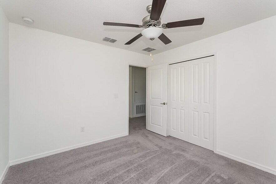 Building Photo - 7340 Spring Snowflake Ave